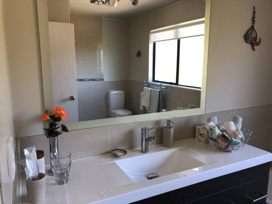 Apartament Quiet And Cosy Waikanae Zewnętrze zdjęcie